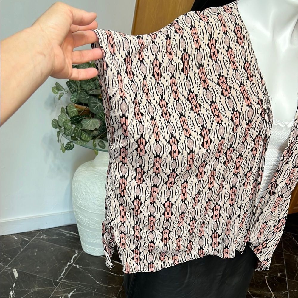 Patterned Women's Sweater - Picture 3 of 8